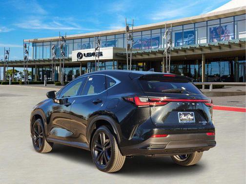 2026 Lexus NX 450h+ Luxury