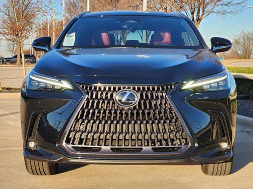 2026 Lexus NX 450h+ Luxury