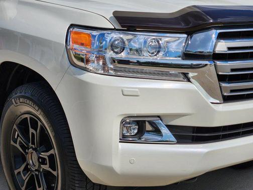 2019 Toyota Land Cruiser Base
