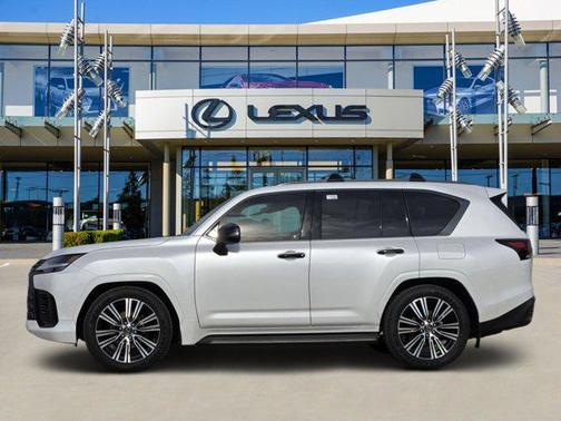 2025 Lexus LX 700h Luxury
