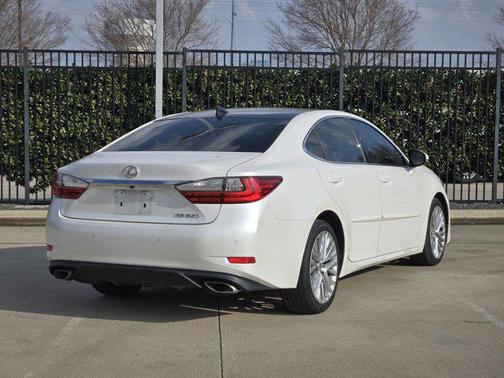 2017 Lexus ES 350 Base