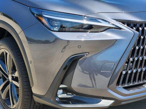 2025 Lexus NX 450h+ Luxury