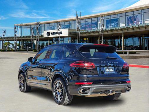 2017 Porsche Cayenne Platinum Edition