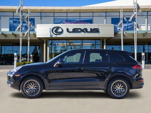 2017 Porsche Cayenne Platinum Edition