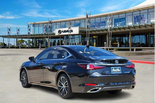 2025 Lexus ES 350 Base
