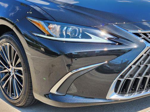 2025 Lexus ES 350 Base