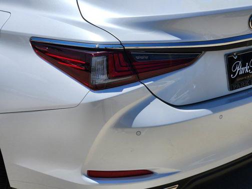 2025 Lexus ES 350 Base
