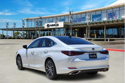 2025 Lexus ES 350 Base