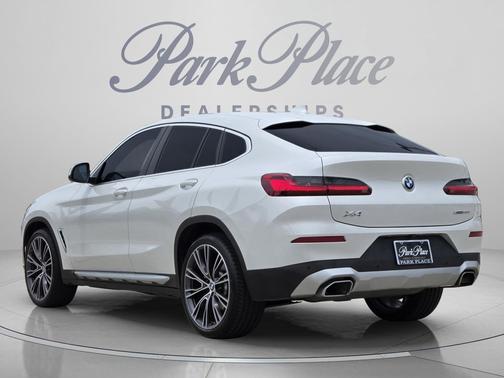 Mineral White Metallic 2022 BMW X4 xDrive30i