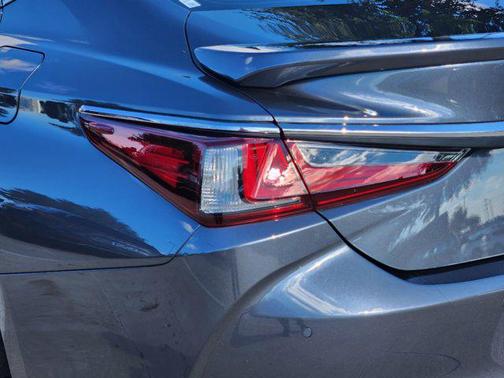 2023 Lexus ES 350 Premium