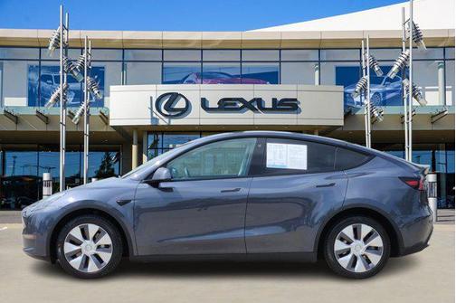 2022 Tesla Model Y Long Range Dual Motor All-Wheel Drive