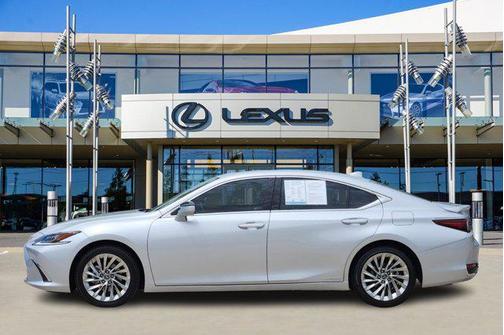 2021 Lexus ES 300h Ultra Luxury