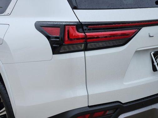 2025 Lexus LX 600 Luxury