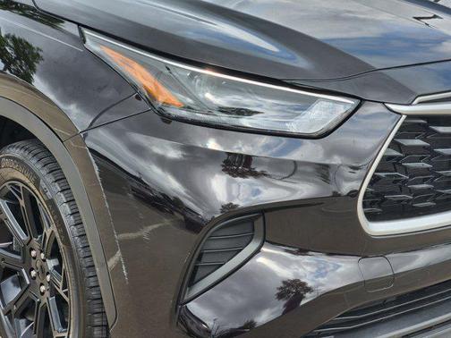 2022 Toyota Highlander L