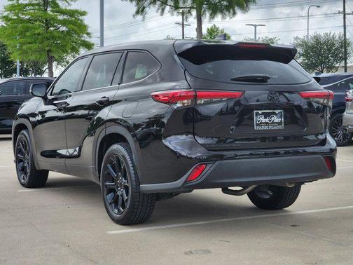 2022 Toyota Highlander L
