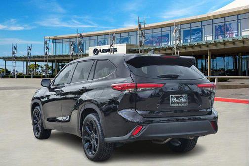 2022 Toyota Highlander L