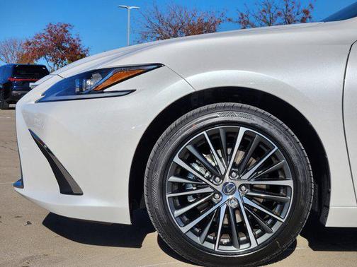 2025 Lexus ES 350 Base