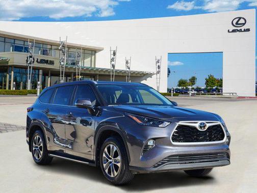 2024 Toyota Highlander XLE
