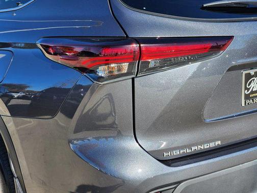 2024 Toyota Highlander XLE