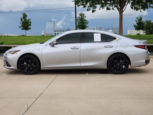 2024 Lexus ES 300h F SPORT Handling
