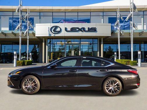 2025 Lexus ES 300h Base