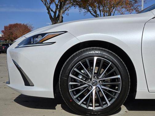 2025 Lexus ES 350 Base