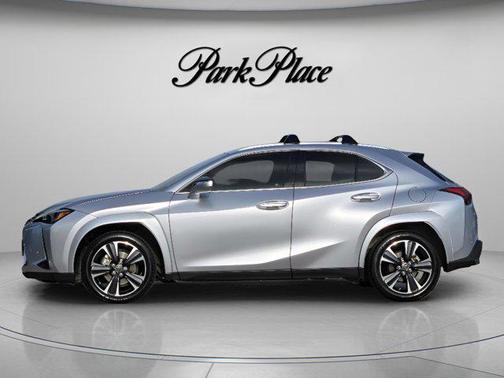 Iridium 2023 Lexus UX 250h Base