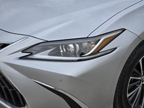 2025 Lexus ES 350 Base