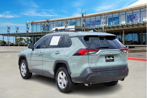 2020 Toyota RAV4 XLE