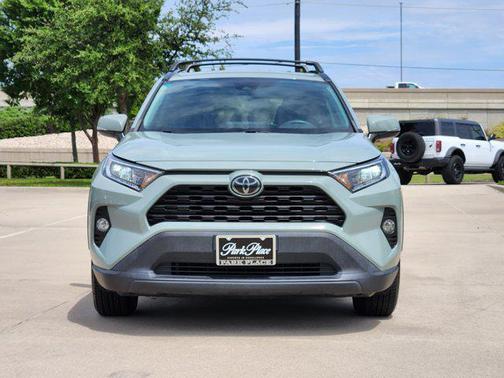 2020 Toyota RAV4 XLE