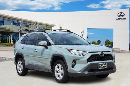 2020 Toyota RAV4 XLE