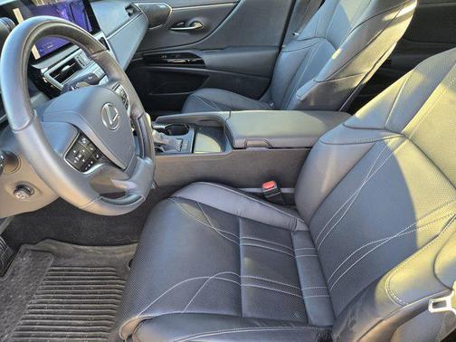 2025 Lexus ES 350 Ultra Luxury