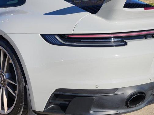 2022 Porsche 911 Carrera 4 GTS