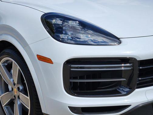 2023 Porsche Cayenne Turbo
