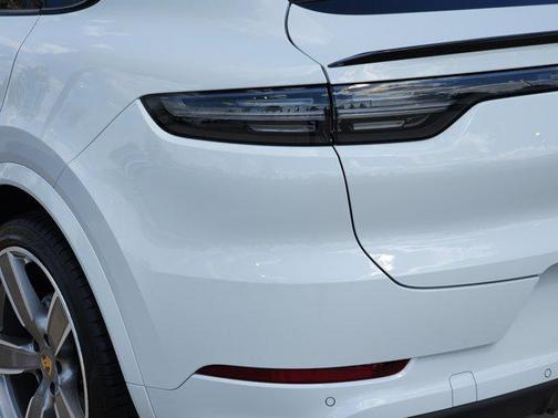 2023 Porsche Cayenne Turbo