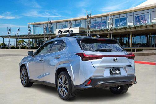 2025 Lexus UX 300h F SPORT Design
