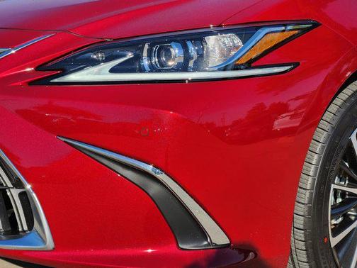 2025 Lexus ES 350 Base