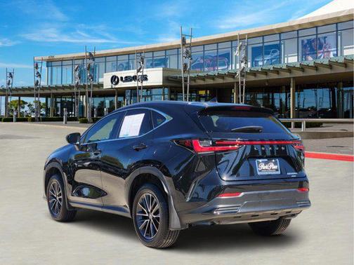 2022 Lexus NX 350h Premium