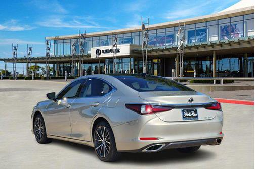 2025 Lexus ES 350 Base