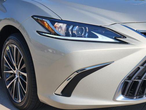 2025 Lexus ES 350 Base