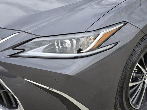 2025 Lexus ES 350 Base