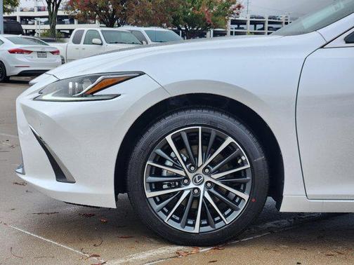 2025 Lexus ES 350 Base