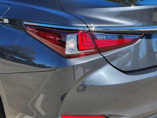 2025 Lexus ES 350 Premium