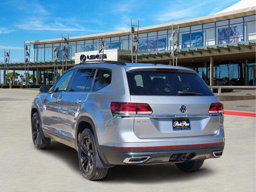 2023 Volkswagen Atlas 3.6L SE w/Technology