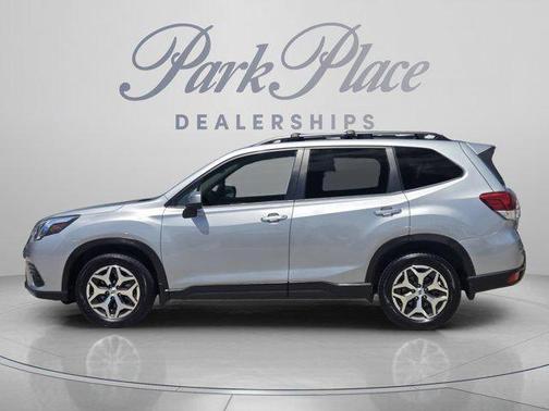 Ice Silver Metallic 2023 Subaru Forester Premium