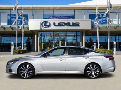 2020 Nissan Altima SR FWD