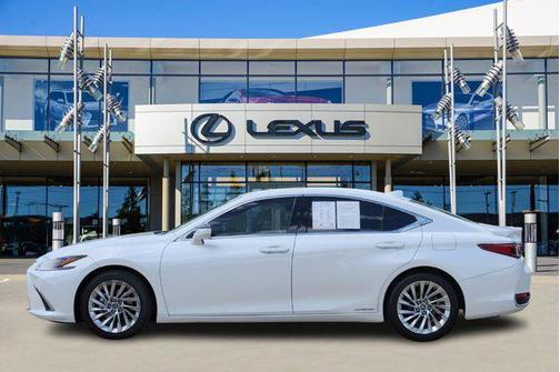 2021 Lexus ES 300h Ultra Luxury