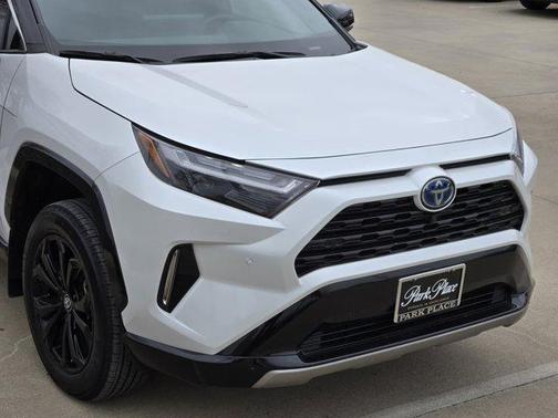 2024 Toyota RAV4 Hybrid SE