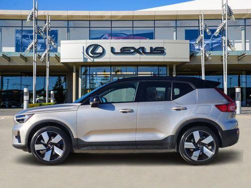 2024 Volvo XC40 Recharge Pure Electric Twin Plus