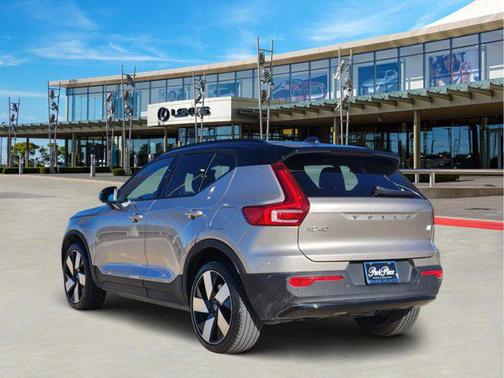 2024 Volvo XC40 Recharge Pure Electric Twin Plus